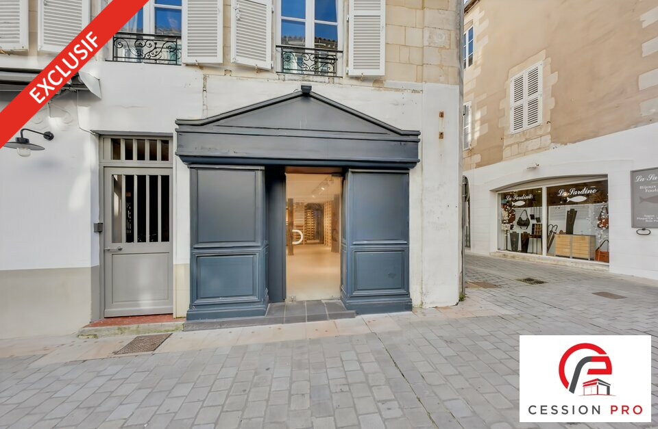Local commercial 68 M2 rue piétonne, sur le Port