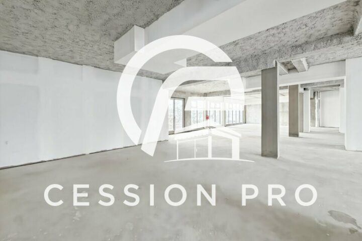 Local neuf 576 m²